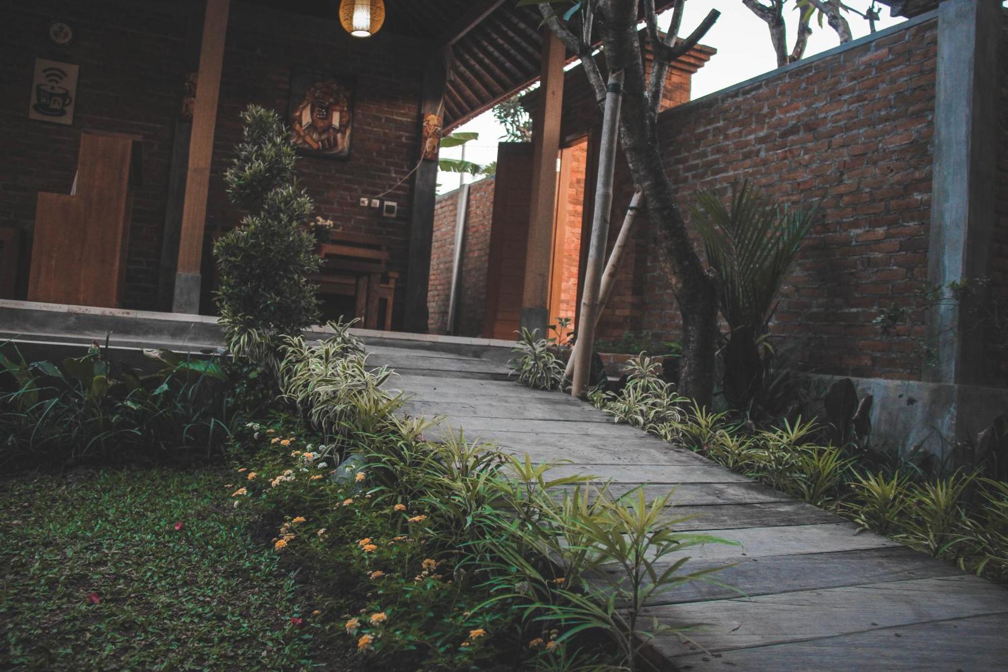 The Govardhan Homestay Canggu  Bagian luar foto